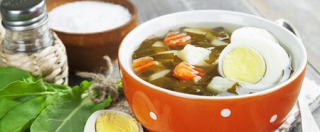 スイバの卵入りスープ（古典的なレシピ）。 スイバのスープ: 古典的なスイバのスープのレシピ