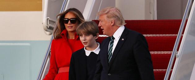 Trump bawi się z dziećmi.  Pierwsze dziecko USA: co kocha, gdzie studiuje i co robi w Białym Domu Barron Trump.  Jak Trump wychowuje bogate dzieci