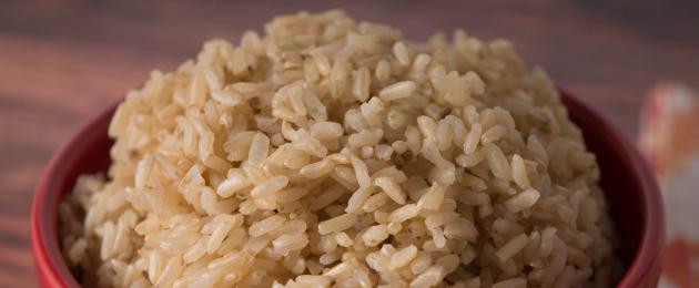 Jak gotować brązowy ryż.  Jak ugotować pyszny brązowy ryż?  Z warzywami i grzybami na parze