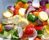 Λαχανικά στη σχάρα - οι πιο νόστιμες συνταγές για καπνιστά πιάτα Πώς να μαγειρέψετε λαχανικά στη φωτιά σε σουβλάκια