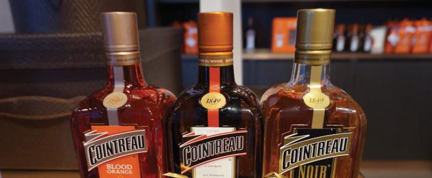 Jak si doma připravit likér Cointreau a jak jej správně pít.  Cointreau - jak pít pomerančový likér a koktejlové recepty Francouzský pomerančový likér