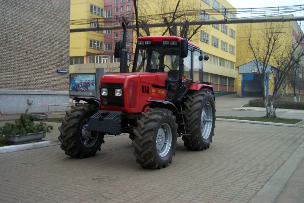 Трактор мтз 1221.3